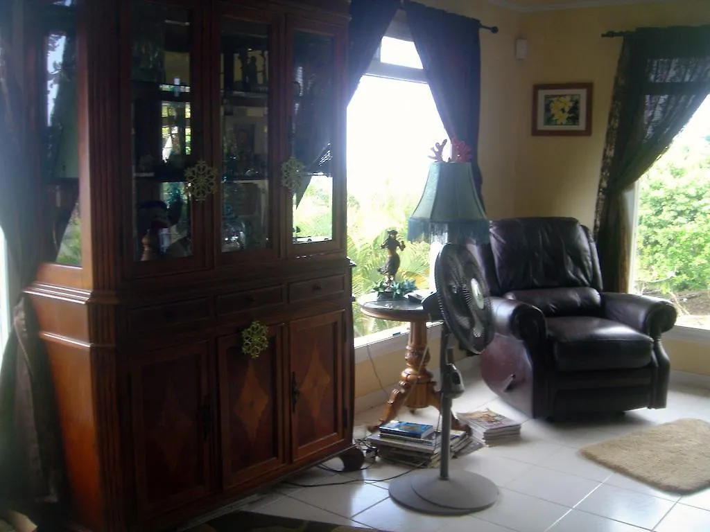 Green Lions Farm B&B Холуалоа 4*,