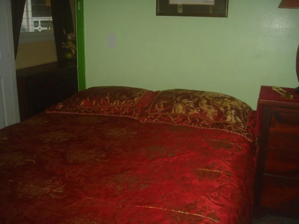 Green Lions Farm B&B Холуалоа Отель типа 
